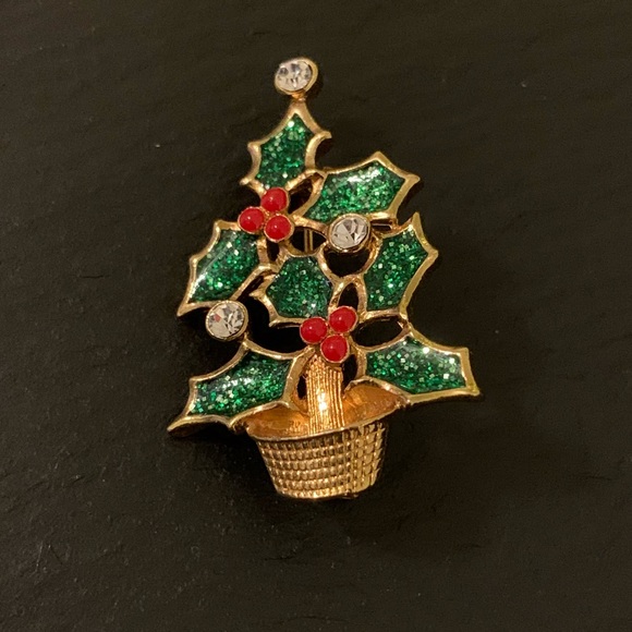 Avon 2003 Christmas Holly Tree Pin Brooch - Picture 1 of 8